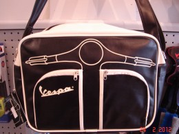 vespa front veske