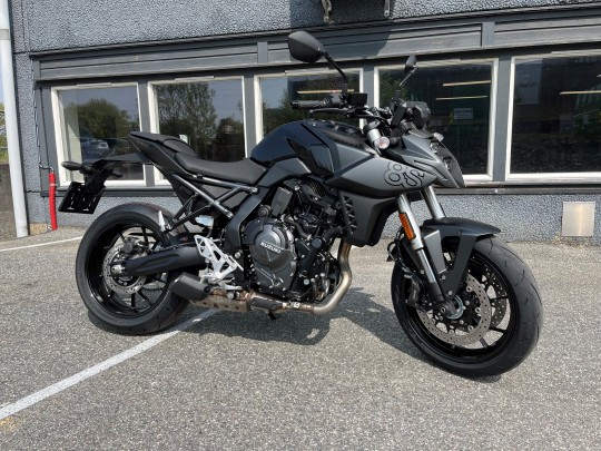 gsx8ssvart (1)