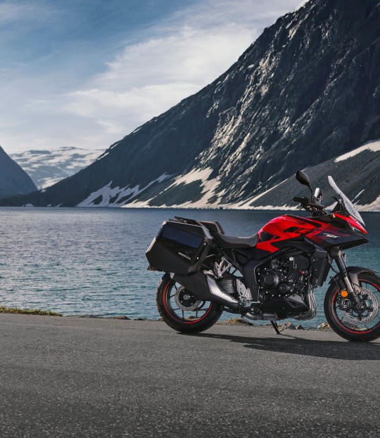 555765_26YM_Honda_CB1000GT