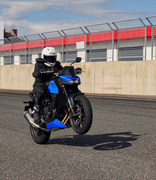 cb750blå(1)